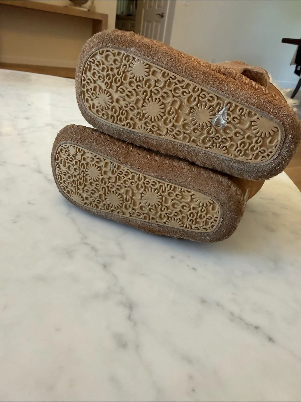 UGG Australia Toddler Classic II Chestnut Sheepskin Boots Kids Size 4/5